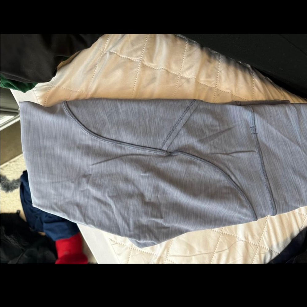 SIZE 4 LULULEMON INVIGORATES WITH POCKETS